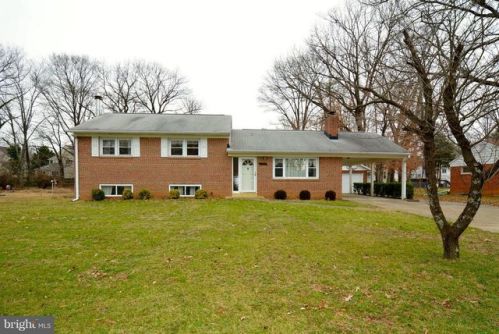 6424 Greenleaf St, Springfield, VA 22150-1105