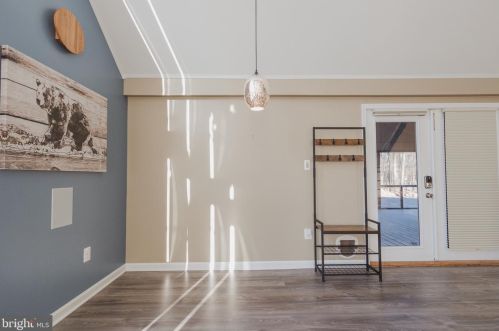 49 Pileated Woodpecker Ln, Hedgesville WV  25427-5384 exterior