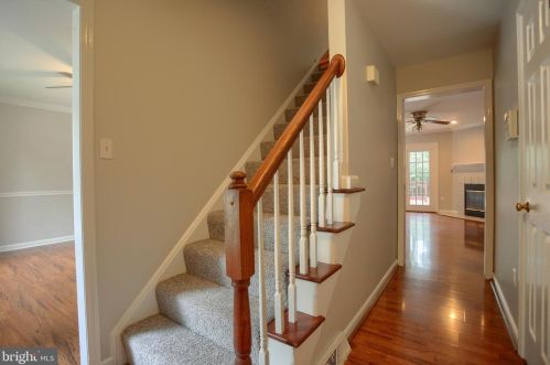 9 Mill Pond Dr, Lancaster PA  17603-7412 exterior