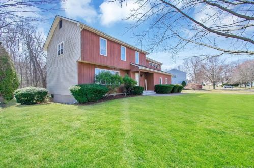 43 Somerset Dr, Windsor, CT 06095-1480