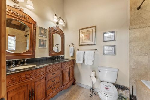 11030 Ski Slope Way, Truckee CA  96161-6603 exterior