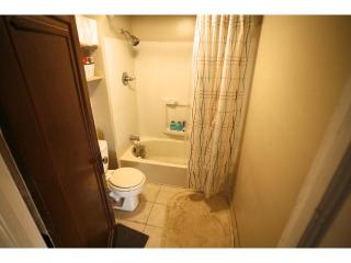 1139 Washington St, Minneapolis MN  55413-1350 exterior