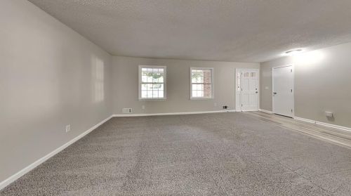 4385 Housworth Dr, Lithonia, GA 30038-4634