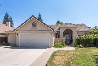 655 Cherry Ln, Clovis, CA 93611-7209