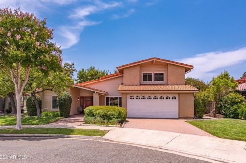 2835 Inyo Cir, Simi Valley, CA 93063-2001
