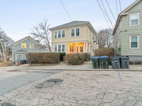 37 Loveday St, Providence, RI 02908-1528
