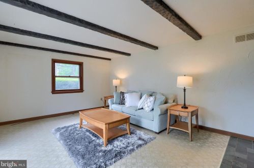 1343 Country Club Dr, Lancaster PA  17601-5209 exterior