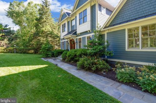 1207 Carol Raye St, Mc Lean, VA 22101-2620