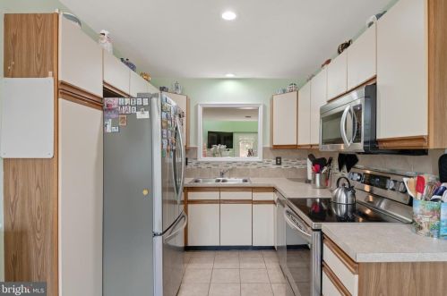 136 Pinnacle Point Dr, Lancaster PA  17601-1771 exterior
