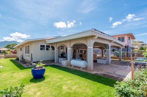 87-542 Manuaihue St, Nanakuli, HI 96792