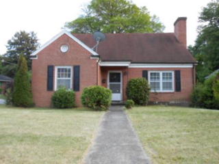 829 Hundley St, Martinsville, VA 24112-3908