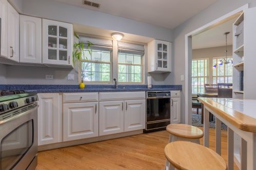 1288 Donegal Ct, Carol Stream IL  60188-6012 exterior