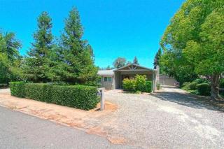 943 Rogers Ln, Fresno, CA 93727-4507