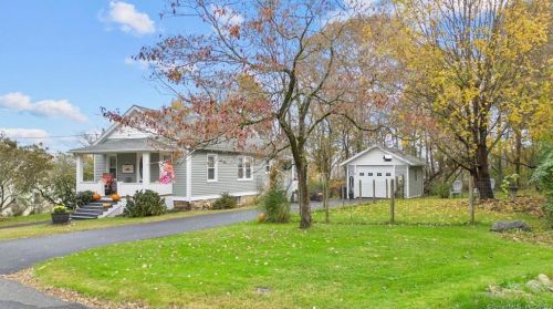 50 Walnut Ave, Huntington, CT 06484-2914