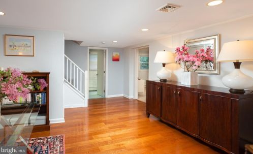 17 Leavitt Ln, Princeton NJ  08540-3921 exterior