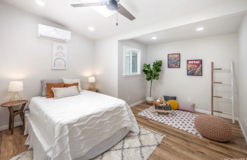 1232 Kalaniiki St, Honolulu HI  96821-1213 exterior