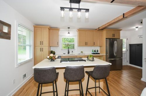 1048 Pinehurst Dr, Smyrna GA  30080-4227 exterior