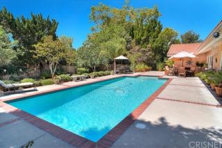 19946 Lubao Pl, Chatsworth, CA 91311-1818