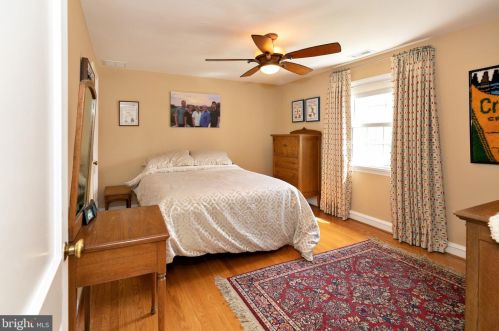 561 Crystal Lake Ave, Tavistock NJ 08033-2748 exterior