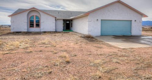 1886 14th St, Penrose, CO 81240-9012