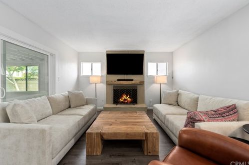 22631 Hickory Ave, Torrance CA  90505-2945 exterior