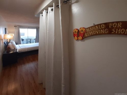 2450 Prince Edward St, Honolulu HI  96815-3221 exterior