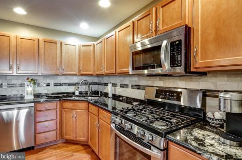 14 Red Leaf Ln, Lancaster PA  17602-7000 exterior