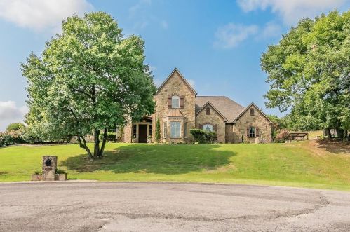 404 Silver Canyon Ct, Fort Worth, TX 76108-9106