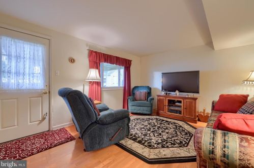 1604 Robert Rd, Lancaster PA  17601-5635 exterior