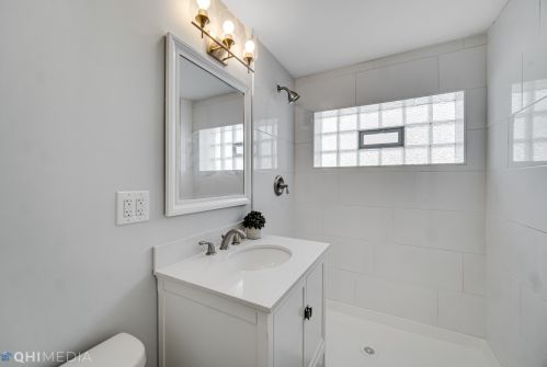 8632 Olcott Ave, Niles IL  60714-2022 exterior