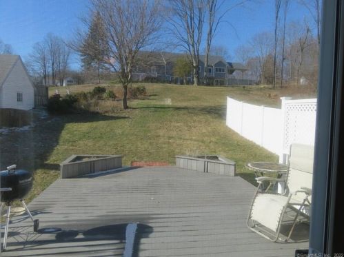 102 Beecher St, Southington CT  06489-4735 exterior