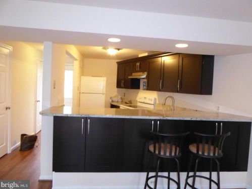 11915 Crosswind Ct, Herndon, VA 20194-1525