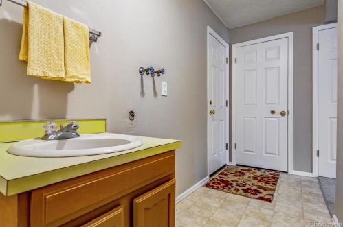 6117 Locust St, Englewood CO 80112-1324 exterior