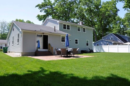 17 Biscayne Pkwy, Nashua, NH 03064-1167