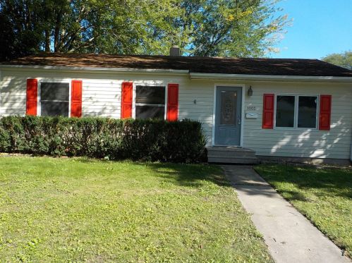 1003 Lakeview Dr, Hillcrest, IL 61068-1942