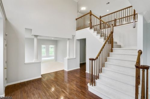 1 Setting Sun Dr, Hackettstown NJ  07840-5683 exterior