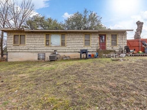 1300 Quail Trl, Fort Worth TX  76114-2321 exterior