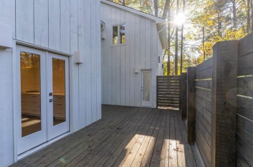 1145 Churchill Downs Rd, Atlanta GA  30319-1077 exterior