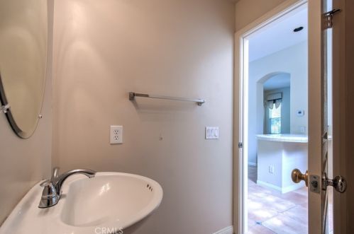 2 Altezza, Irvine CA  92606-8909 exterior