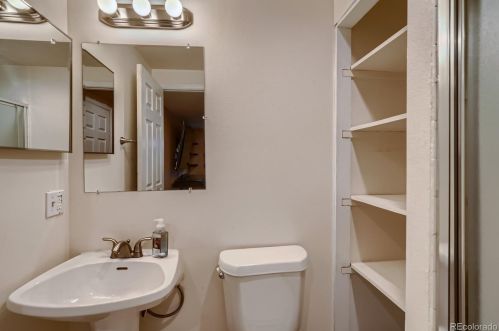 5808 Jericho Way, Aurora CO 80015-3654 exterior