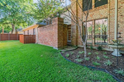 5823 Flintshire Ln, Dallas, TX 75252-5194