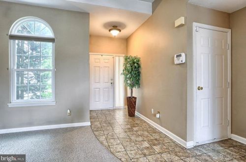 6298 Spring Knoll Dr, Harrisburg, PA 17111-6883