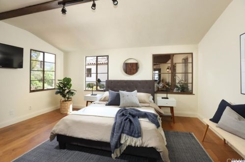 3113 Sparr Blvd, Glendale CA  91208-1829 exterior