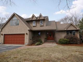 3 Sullivan Ter, Barrington, RI 02806-3501