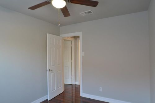 2006 Brentwood Ln, Carrollton TX exterior