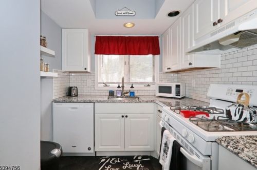 70 Highland Way, Dover NJ  07801-4617 exterior