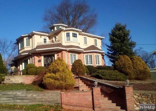 235 Berkshire Rd, Hasbrouck Heights, NJ 07604-2503