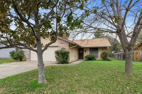 904 Cripple Creek Dr, Austin TX  78758-5110 exterior