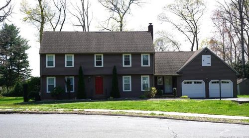26 Woodmar Cir, Wapping, CT 06074-1819