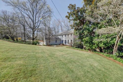 7000 Hunters Br Dr, Atlanta GA  30328-1718 exterior